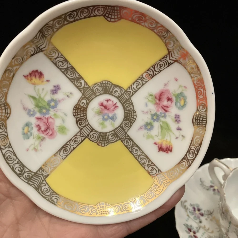 Vintage Lot 3 Fine China Porcelain Teacups & Saucers Floral Gold Blue Avon